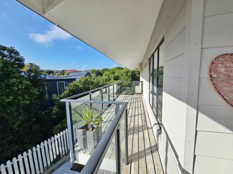 7 Bedroom Property for Sale in Kingfisher Creek Western Cape